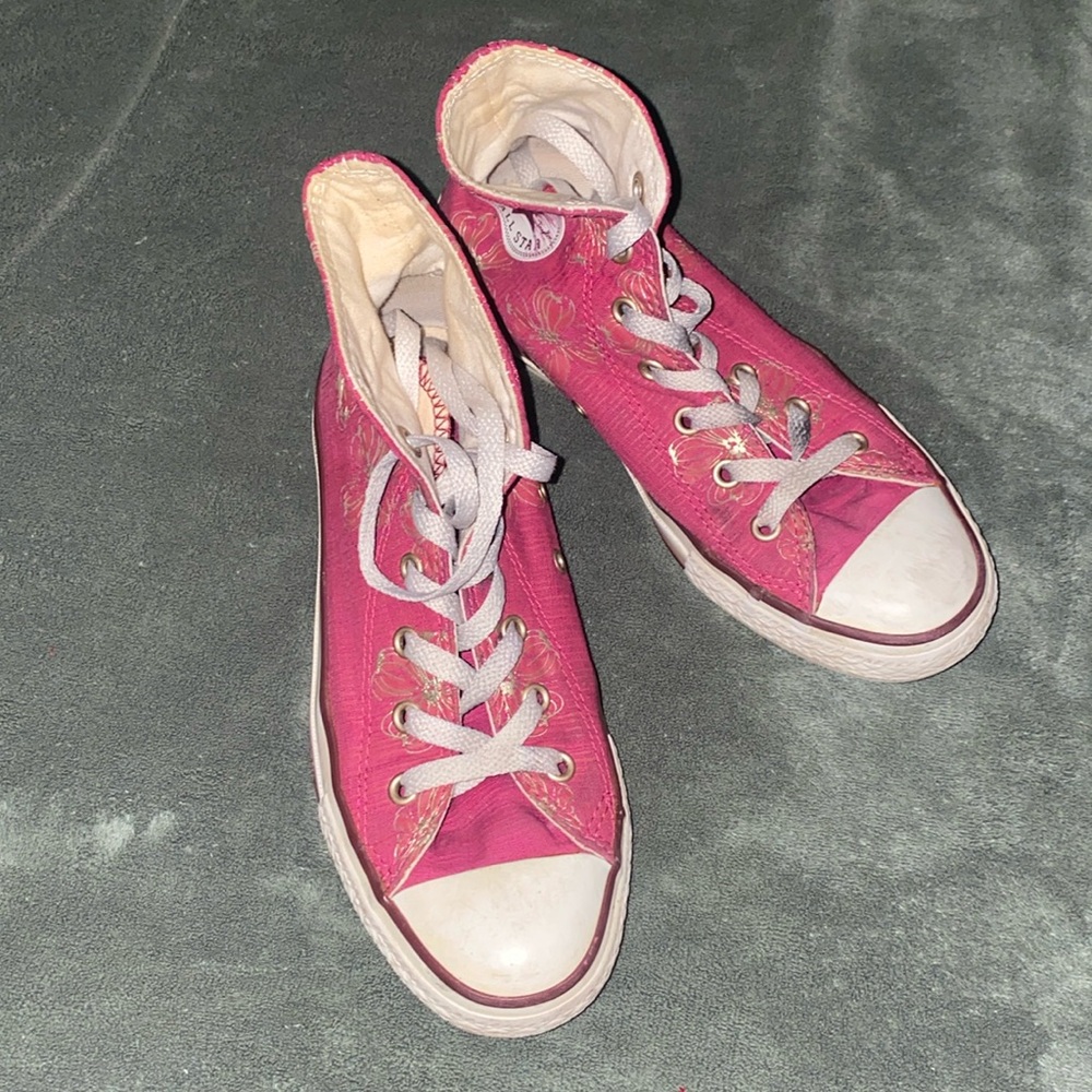 Red high top converse shoes (99)